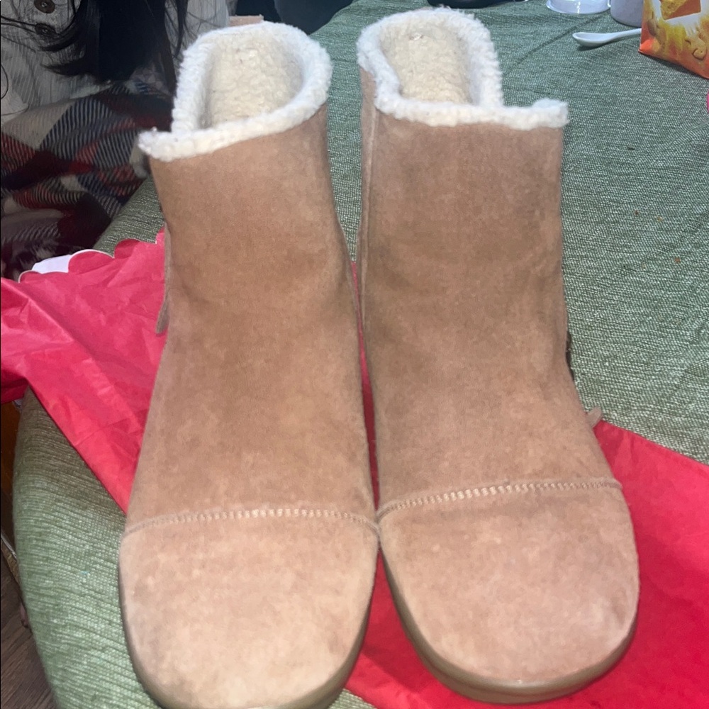 Sketchers memory foam boots 9.5 wide
